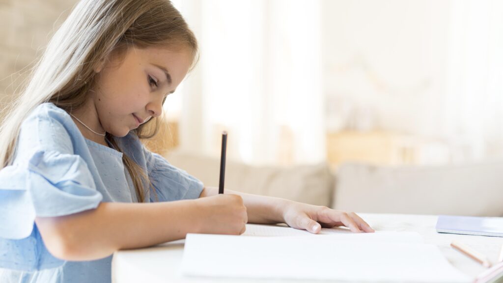 Kind beim Lernen
